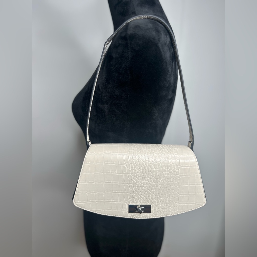 Women’s shoulder bag
